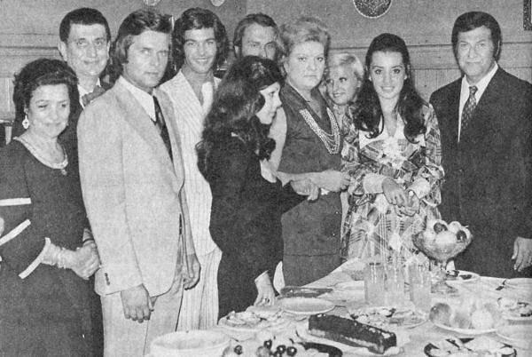 <p><span style="color:#000000"><strong>Ancak deneyimli sanat&ccedil;ı hakkında &ccedil;ıkan haberlerin asılsız olduğu yıllar sonra ortaya &ccedil;ıktı.</strong></span></p>
