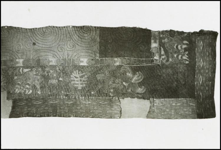 <p>1912-1913 yılında çekilen fotoğraflardan oluşan albümün, eski SSCB döneminde Türkiye Cumhuriyeti'ne hediye edildiği öğrenildi.</p>