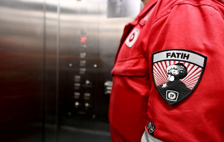 <p>Fatih, 20 Temmuz'da Zonguldak açıklarındaki Tuna-1 olarak isimlendirilen lokasyonda 3 bin 500-4 bin metre derinlik hedefiyle Karadeniz'deki ilk milli derin deniz sondajına başladı.</p>