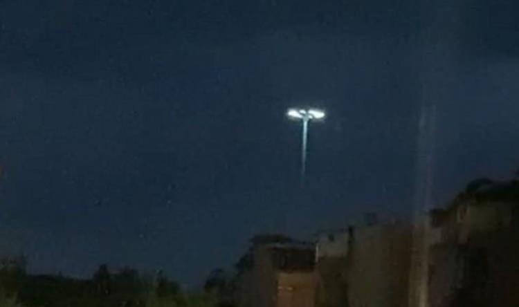 <p>2010'da Şili üzerinde görüntülenen dev bir UFO, uzaylı avcıları tarafından gerçekten tanımlanamayan olarak nitelendirildi.</p>
