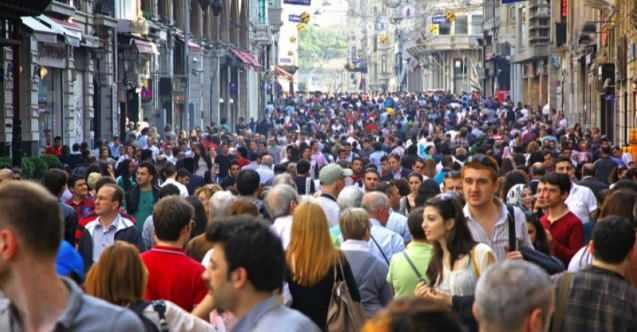 <p><span style="color:#B22222"><strong>Türkiye İstatistik Kurumu (TÜİK) verilerine göre, 2023 yılı itibariyle Türkiye'nin en kalabalık ilçeleri belli oldu. 57 şehri nüfus bakımından geride bırakarak açık ara farkla listenin başında yer alan İstanbul'un o ilçesi gündem oldu. İşte Türkiye'nin en kalabalık ilçeleri listesi...</strong></span></p>
