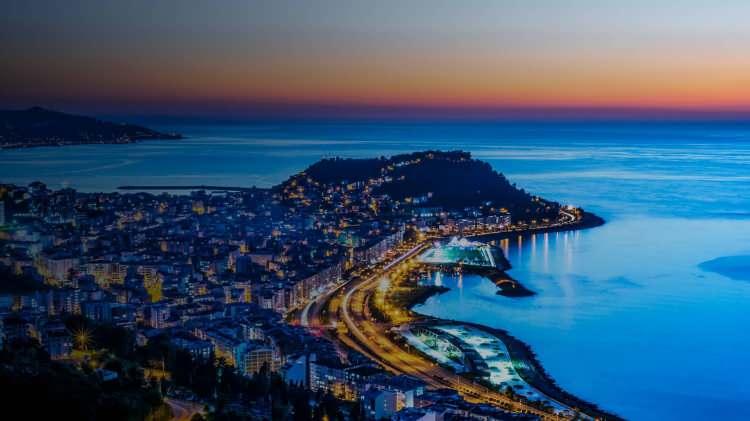 <p><strong>GİRESUN</strong></p>

<p><strong>450.154</strong></p>
