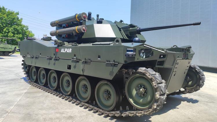 <p><strong>ALPAR insansız tank</strong></p>
