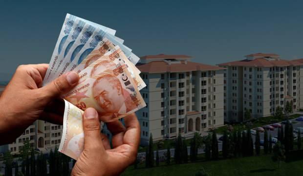 <p>İzmir'in Karabağlar ilçesindeki evini 2 yıl önce İbrahim Çetin'e kiralayan ev sahibi K.K, geçen yıl 900 lira olan kirayı TÜFE oranını gerekçe gösterip yaklaşık yüzde 55,5 artırarak 1400 lira olarak belirlediğini kiracısına iletti.</p>
