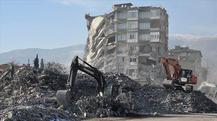 <p>Türkiye Kahramanmaraş merkezli depremlerin ardından bir kez daha deprem faciasıyla yüz yüze kaldı... </p>
