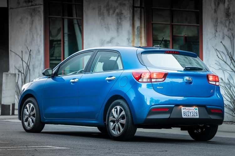 <p>Kia Rio 1.4L 100 PS Otomatik Benzin Cool 955.000 ₺</p>
<p>Kia Stonic 1.2L 84 PS Manuel Benzin Cool 965.000 ₺</p>
<p>Kia Stonic 1.0L 100 PS DCT (Otomatik) Benzin Cool 1.140.000 ₺</p>