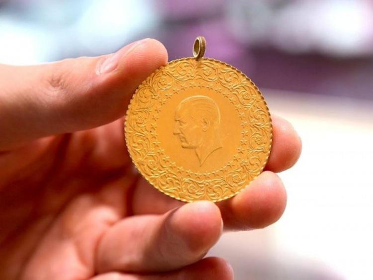 <p>Euro TL 30 lira 54 kuruş. Yükselişte. Yine 30 lira altında sarkmalar vardı. İsrail-Filistin savaşı başlayınca en ucuz euro kalmıştı. Benim de euro ile ilgilenin uyarılarım vardı. 2024 yılında 50 lira seviyesi TL bazlı görülebilir.</p>