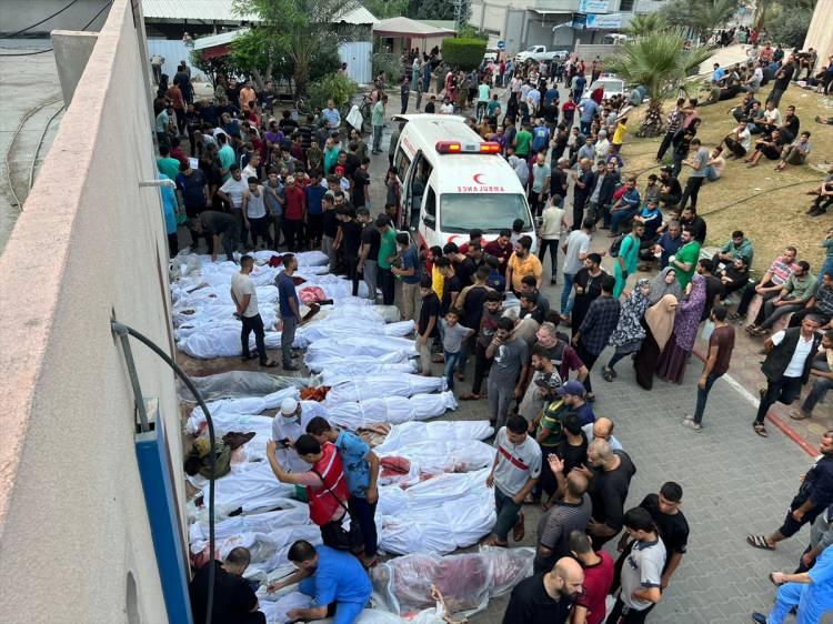 <p>10 binden fazla sivilin hayatını kaybettiği savaşta İsrail orantısız güç kullanıyor. </p>