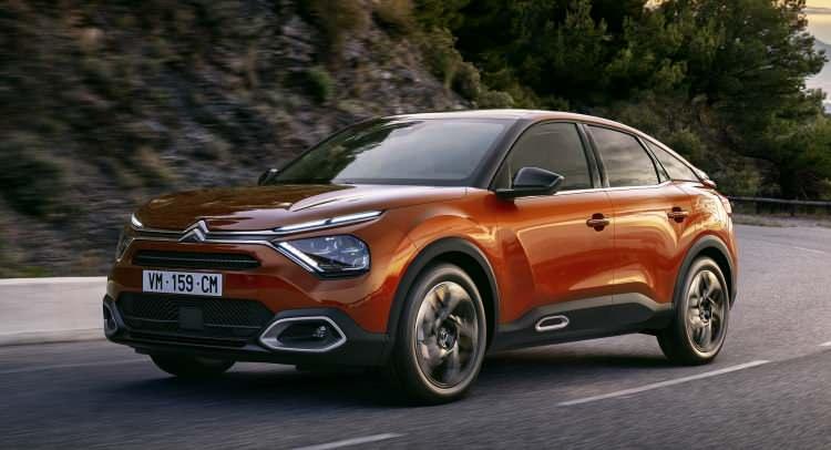 <p>Citroën C4 X ve Citroën C4 modellerinde 180.000 TL 12 ay %0 ya da 250.000 TL 12 ay %0,99 faiz kampanyası ve 25.000 TL yakıt hediyesi var.</p>
<p>Citroen C-Elysee Feel Bold 1.5 BlueHDI 100 HP 6 İleri Manuel 920.000 TL</p>