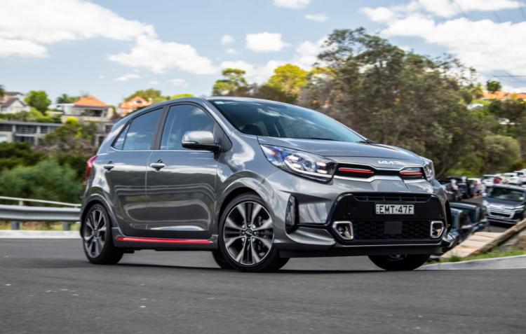 <p>Kia Picanto 1.0L 67 PS AMT Benzin Feel 790.000 ₺</p>

<p>Kia Picanto 1.2L 84 PS AMT Benzin Fee 825.000 ₺</p>
