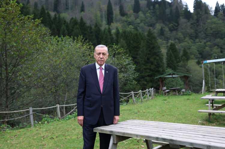 <p>Bölgede Cumhurbaşkanı Recep Tayyip Erdoğan'ın önderliğinde kentsel dönüşüm çalışmaları başlatıldı. </p>
