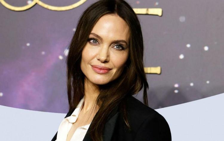<p>Geçtiğimiz günlerde dünyaca ünlü oyuncu Angelina Jolie, soykırımcı İsrail'in vahşetine sessiz kalmamış ve tepki göstermişti.  </p>
