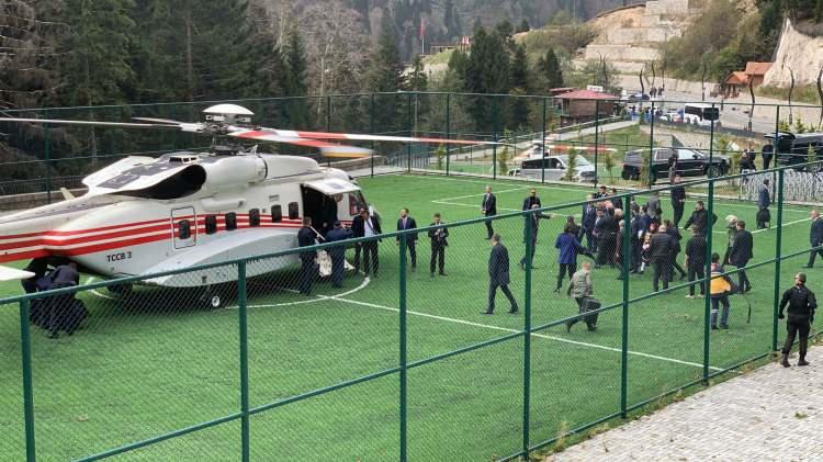 <p>Ardından Cumhurbaşkanı Erdoğan, kendisine verilecek brifing için kahvaltılı programa katıldı.</p>