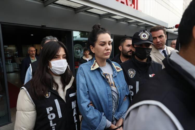 <p>Yaptığı paylaşımların ardından kazancı merak edilen Dilan ve Engin Polat çiftinin sonu cezaevinde sonlandı. </p>