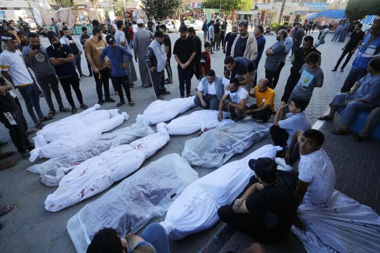 <p><strong>NETANYAHU HALKINI DA KANDIRIYOR</strong><br />
Bir aydır s&uuml;ren katliamda istediğini alamayan Netanyahu d&uuml;nyaya ve halkına işgal ve kayıplar i&ccedil;in yalanlar s&ouml;yl&uuml;yor.</p>
