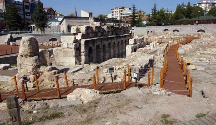 <p><span style="color:#000000"><strong>İnşallah çok kısa bir zaman sonra da turizme, insanımızın istifadesine sunacağız.</strong></span></p>