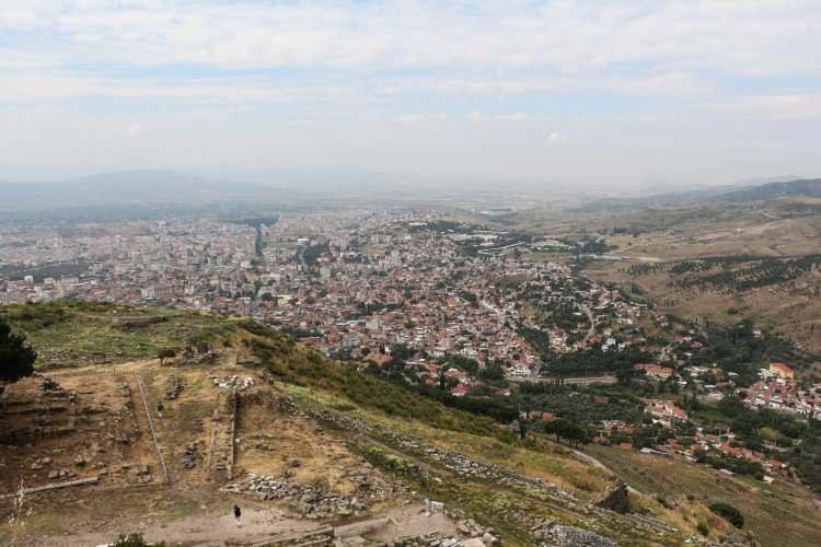 <p>BERGAMA</p>
