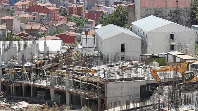<p>10-) Yasada İstanbul’a özel bir başlık var mı?</p>
<p>Yasa, kentsel dönüşümü hızlandırmak için başlatılan ‘Yarısı Bizden’ kampanyasının İstanbul’da da uygulanabilmesi amacıyla düzenleme içerecek.</p>