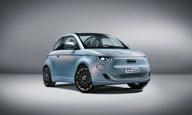 <p>Fiat 500 HB Dolcevita 1.0 Hybrid 70 HP 969.900 TL</p>

<p>Fiat 500 87kW / 118HP – 42kWh-La Prima by Bocelli 1.347.900 TL</p>
