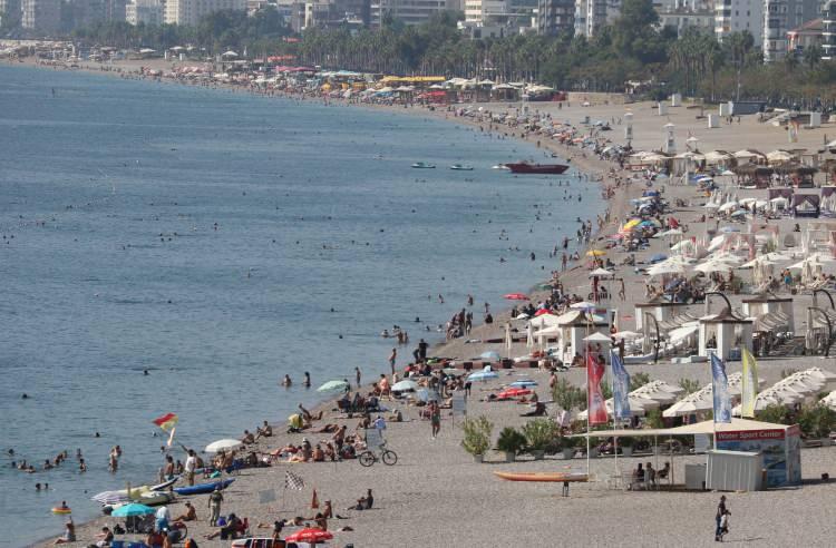 <p>Rusya, Ukrayna, Almanya, İngiltere ve Polonya'dan gelen tatilcilerin çoğunlukta olduğu kentte iç pazarda hareketli günler yaşıyor.</p>
