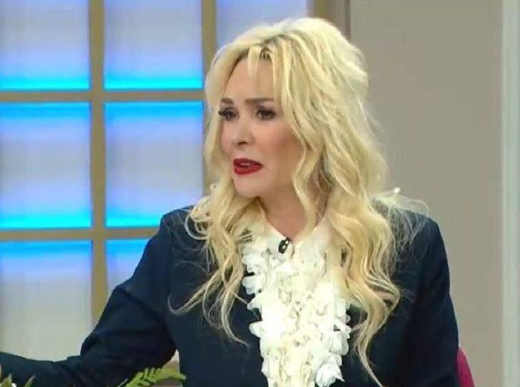 <p><span style="color:#000000"><strong>Son olarak İbrahim Büyükak'ın yazdığı ve başrolünde yer aldığı 'Mutluyuz' filminin yönetmen koltuğuna oturması hakkında konuşan Savaş, sert eleştirilerde bulundu.</strong></span></p>