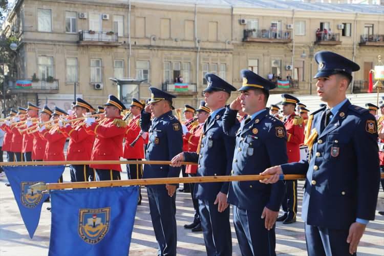 <p>Azerbaycan'ın başkenti Bakü'de, Karabağ Zaferi'nin 3. yıl dönümü dolayısıyla yürüyüşler düzenlendi.</p>
