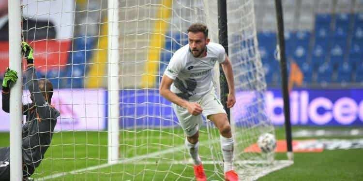 <p>8- Sokol Cikalleshi / Konyaspor<br />
<br />
* 8 gol</p>