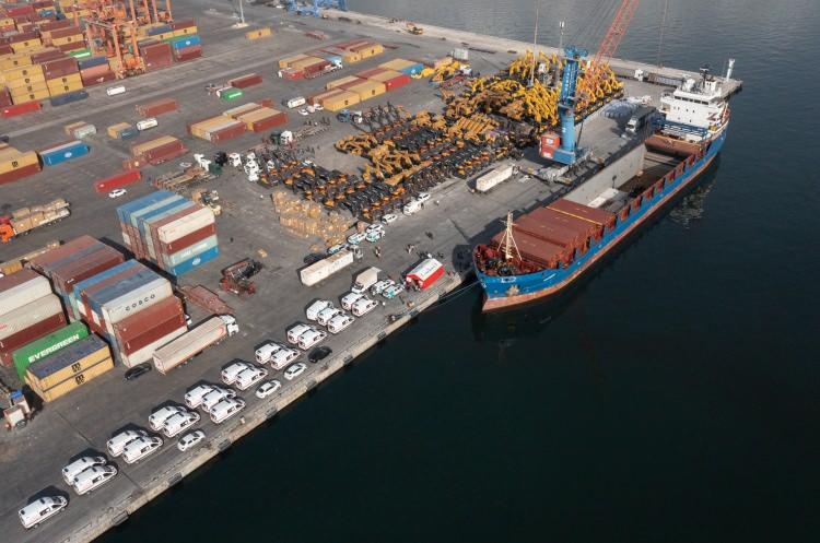 <p>"Gemideki sahra hastanelerimiz güçlü, donanımlı hastaneler. Oradaki sağlık altyapısına ve sağlık ihtiyacına büyük destekte bulunacak. Bunlar zaten dünyanın çeşitli yerlerinde, mazlum coğrafyalarda bizim kullanmış olduğumuz sahra hastanelerimiz</p>