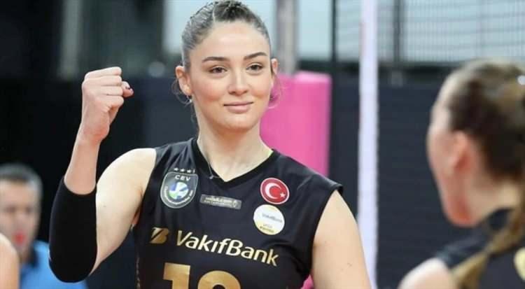 <p>Ünlü voleybolcu 300 bin TL kazanarak yarışmadan ayrıldı.</p>