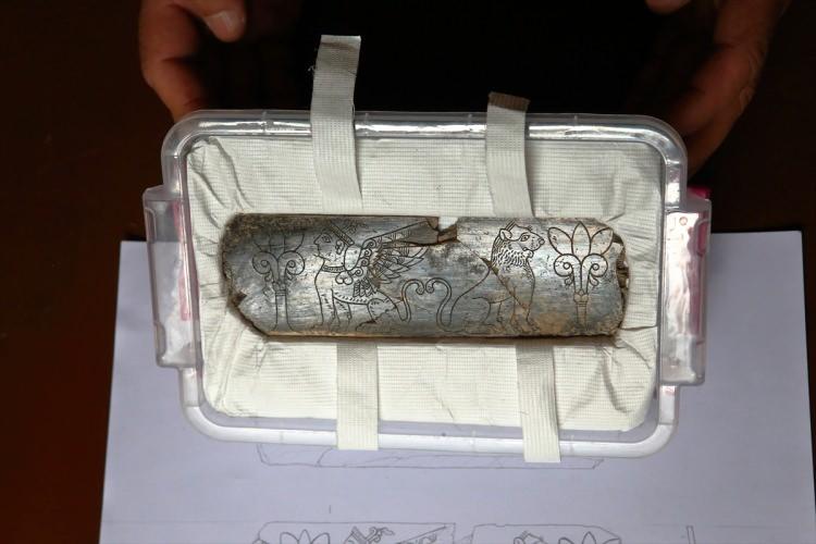<p>Hititlerin başkenti Hattuşa'ya ev sahipliği yapan Çorum'un Boğazkale ilçesinde 1906'da başlayan arkeolojik kazı çalışmaları, 2006'dan bu yana Alman Arkeoloji Enstitüsü adına Prof. Dr. Andreas Schachner başkanlığında yürütülüyor.</p>