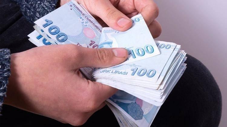 <p>Ek gösterge düzenlemesiyle toplu sözleşme zammı dışında 600 binin üzerinde memurun da gelirinde artış yaşanacak.</p>

<p> </p>
