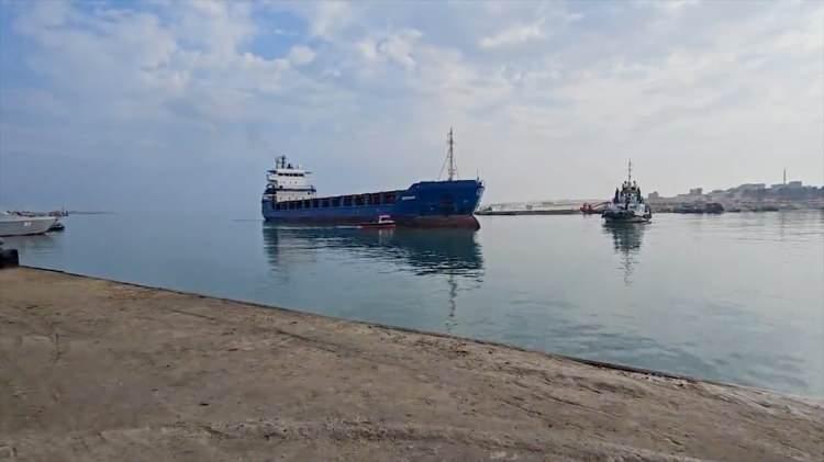 <p>Gemide, ameliyathaneleri ve yoğun bakım üniteleri olan her türlü iklim şartlarına dayanıklı tam donanımlı ağır iklim sahra hastaneleri ile yine tam donanımlı şişirilebilir sahra hastaneleri ve bu hastanelerde kullanılmak üzere tıbbi ilaç ve sarf malzemeleri mevcut.</p>