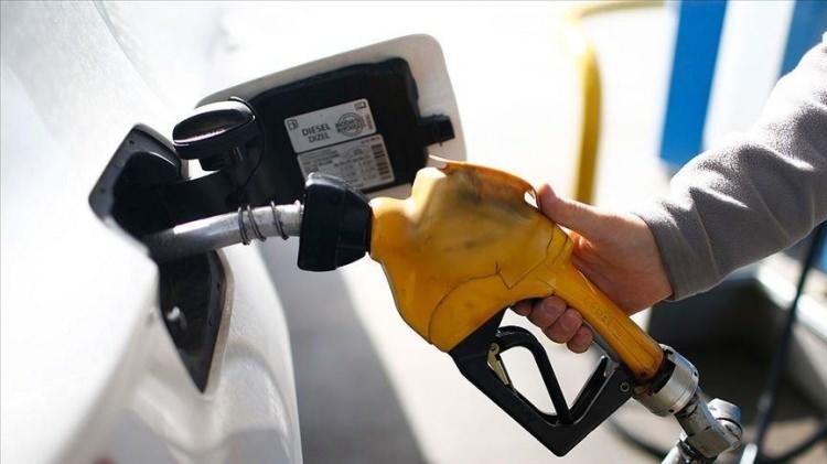 <p>Motorinin litresi 1 lira 64 kuruş ucuzladı.<br />
<br />
Benzinde ise bir fiyat değişimi olmadı.</p>