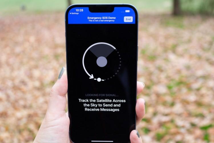 <p>Apple Eylül ayında uydu üzerinden Yol Yardımı gibi uydu tabanlı ek güvenlik özelliklerini duyurdu.</p>
