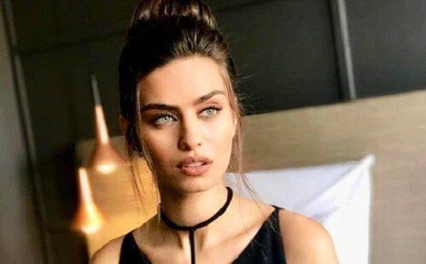 <p><strong>2014 yılında Miss Turkey yarışması birinci olan Amine Gülşe, güzelliği ile dikkat çekiyor.</strong></p>

<p> </p>
