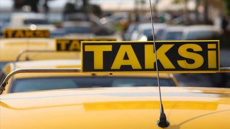 <p>İstanbul Taksiciler Esnaf Odası(İTEO) Başkanı Eyüp Aksu, taksi tarife ücretlerine yüzde 65 oranında zam talebinde bulunduklarını açıkladı.</p>