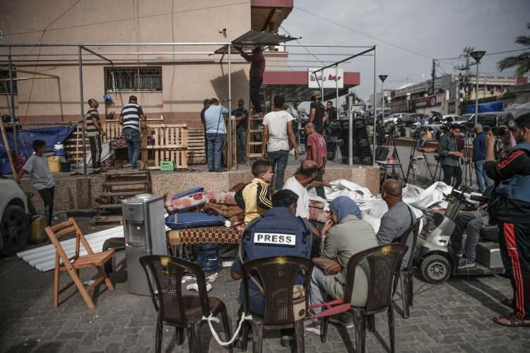 <p>Saldırıların devam ettiği Gazze'de 11 binden fazla vatandaş hayatını kaybetti. </p>