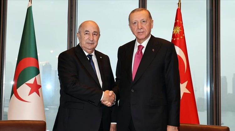 <p>Cumhurbaşkanı Recep Tayyip Erdoğan, Cezayir Cumhurbaşkanı Abdülmecid Tebbun ile görüştü.</p>
<p> </p>