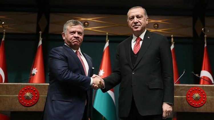 <p>Cumhurbaşkanı Recep Tayyip Erdoğan, Ürdün Kralı 2. Abdullah ile telefonda görüştü.</p>
<p> </p>