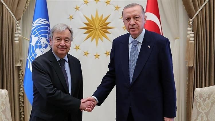 <p>Cumhurbaşkanı Recep Tayyip Erdoğan, Birleşmiş Milletler (BM) Genel Sekreteri Antonio Guterres ile telefonda görüştü.</p>
<p> </p>