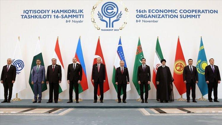 <p>Erdoğan, Ekonomik İşbirliği Teşkilatı Zirvesi'nde, Özbekistan Cumhurbaşkanı Şevket Mirziyoyev, Kuzey Kıbrıs Türk Cumhuriyeti (KKTC) Cumhurbaşkanı Ersin Tatar, İran Cumhurbaşkanı İbrahim Reisi ile ikili görüşme gerçekleştirdi. Erdoğan, liderlerle görüşmelerinde, İsrail'in Gazze'ye yönelik saldırıları sonucu yaşanan insani kriz ile krizin çözümü için atılması gereken adımlar hakkında görüş alışverişinde bulundu.</p>