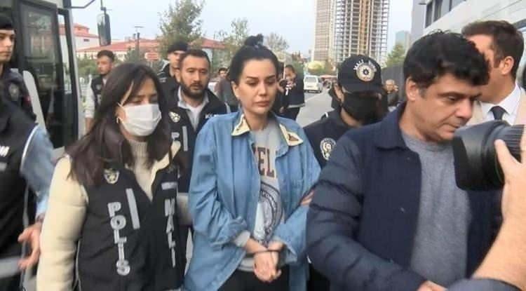 <p><span style="color:#A52A2A"><strong>DİLAN POLAT’IN SUÇ KAYDI </strong></span></p>
<p>Tehdit, bu tehdit takipsizlikle sonuçlanmış. Bilişim sistemindeki verileri yok etme, erişilmez kılma, sisteme veri yerleştirme. Güveni kötüye kullanma ve tehdit var.</p>