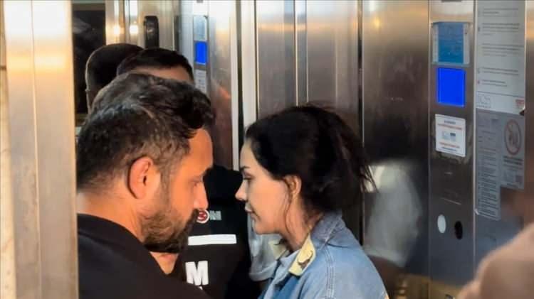 <p>MASAK Dilan ve Engin Polat çiftinin para hareketleri ile ilgili 49 sayfalık rapor hazırladı. 500 milyon TL’nin üzerindeki bir para satışlardan, bankadaki pos cihazlarından ve kredi kartlarından Polat’lar şirket grubuna geldiği tespit edildi. Bu para Polat şirketler grubunda toplandı.</p>
<p> </p>