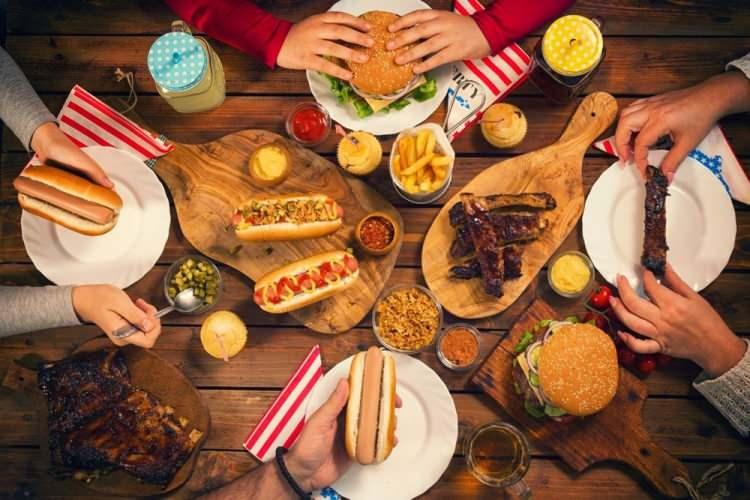 <p>Uzmanlar dünyanın en sağlıklı  ve en lezzetli fast foodunu açıkladı. Türk Mutfak Sanatları Uzmanı Ramazan Bingöl bugün köşe yazısında çok anlamlı bir yazı yayınladı. </p>
