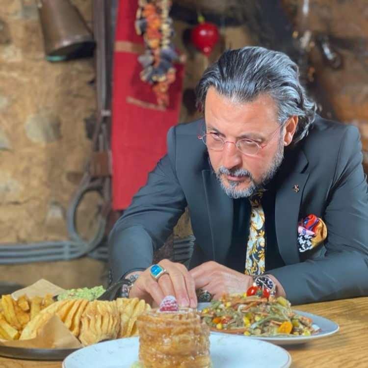 <p>PİZZ YERİNE LAHCAMUN!</p>
