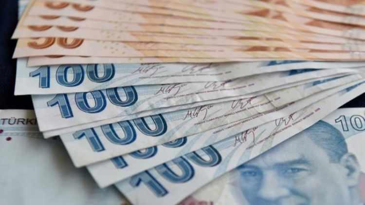 <p><strong>Ev vergisi borcu olan ev satılabilir mi? Yeni alınan konutun emlak beyannamesi ne zaman verilir?</strong></p>
<p> </p>