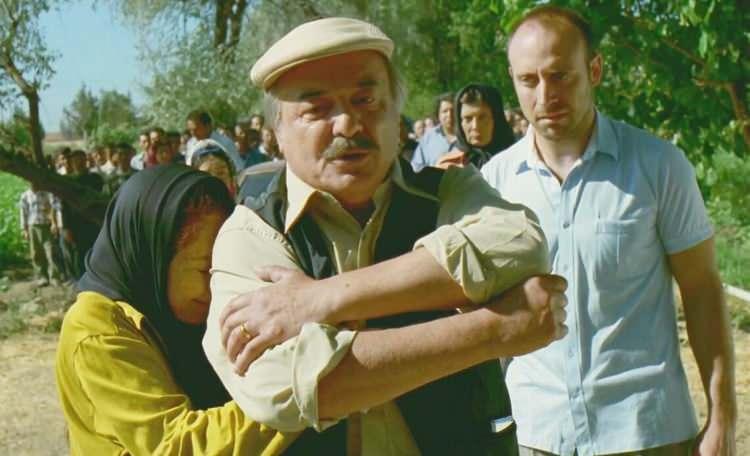 <p>Kuşkan, <strong>Babam ve Oğlum</strong>'u izleyemediğini çünkü filme başladıktan 15 dakika sonra ağlamaya başladığını söyledi.</p>