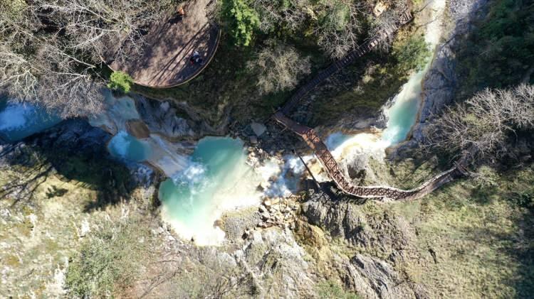 <p>Geniş ladin ormanları ve çayırlarla kaplı Kümbet ve Kulakkaya yaylaları ile Koçkayası Tabiat Parkı da huzur veren ortamıyla doğaseverlerin uğrak noktaları arasında bulunuyor.</p>