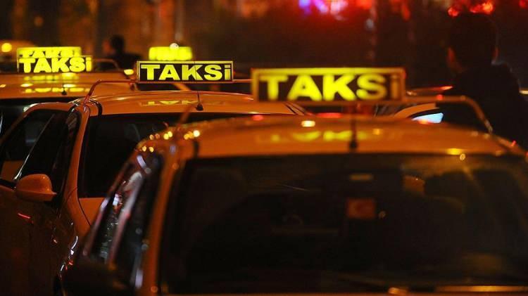 <p>Öte yandan akaryakıta gelen zamların ardından İstanbul'da taksi ücretleri de artmaya başladı. </p>
