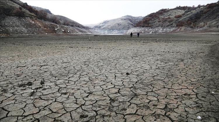 <p>Kasım ayının ortasına gelirken devam eden kuraklığa karşılık gözler Meteoroloji Genel Müdürlüğü'ne çevrildi.</p>